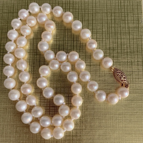 ⭐️🦢⭐️ Freshwater Pearl & 14k Gold Necklace with matching bracelet set✨ - Picture 4 of 9
